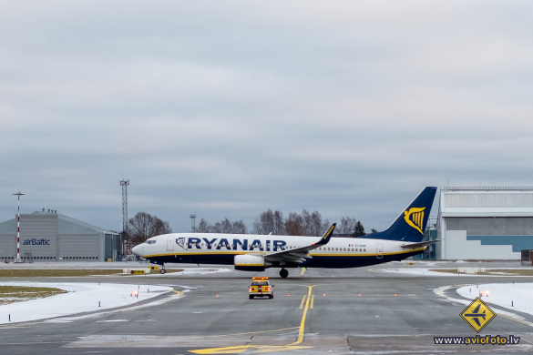 Boeing 737-8AS